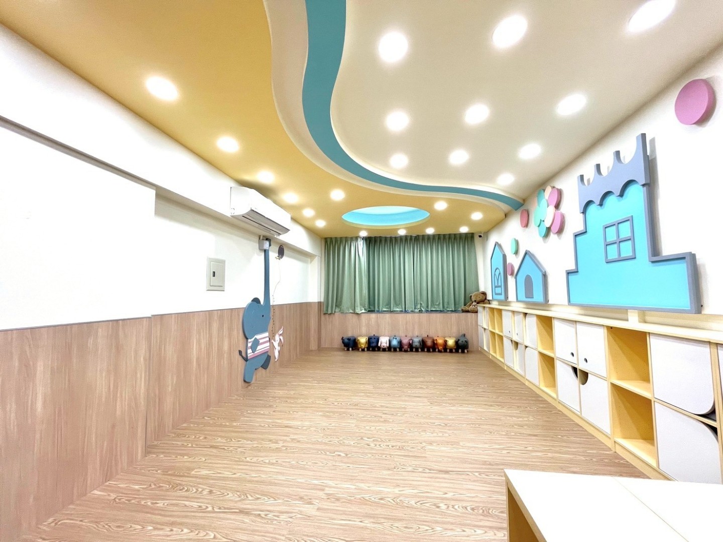 ALL_fac_classroom_25L31_4w0cJiQGZI