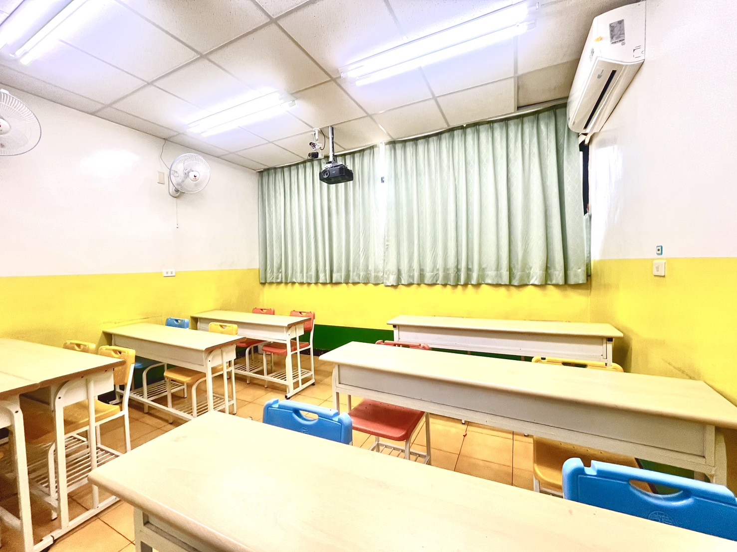 ALL_fac_classroom_25L31_cgxdFVrPfj