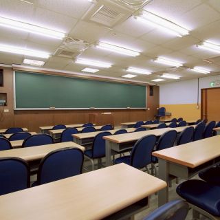 ALL_fac_classroom_26C04_Lvp2bTydS0